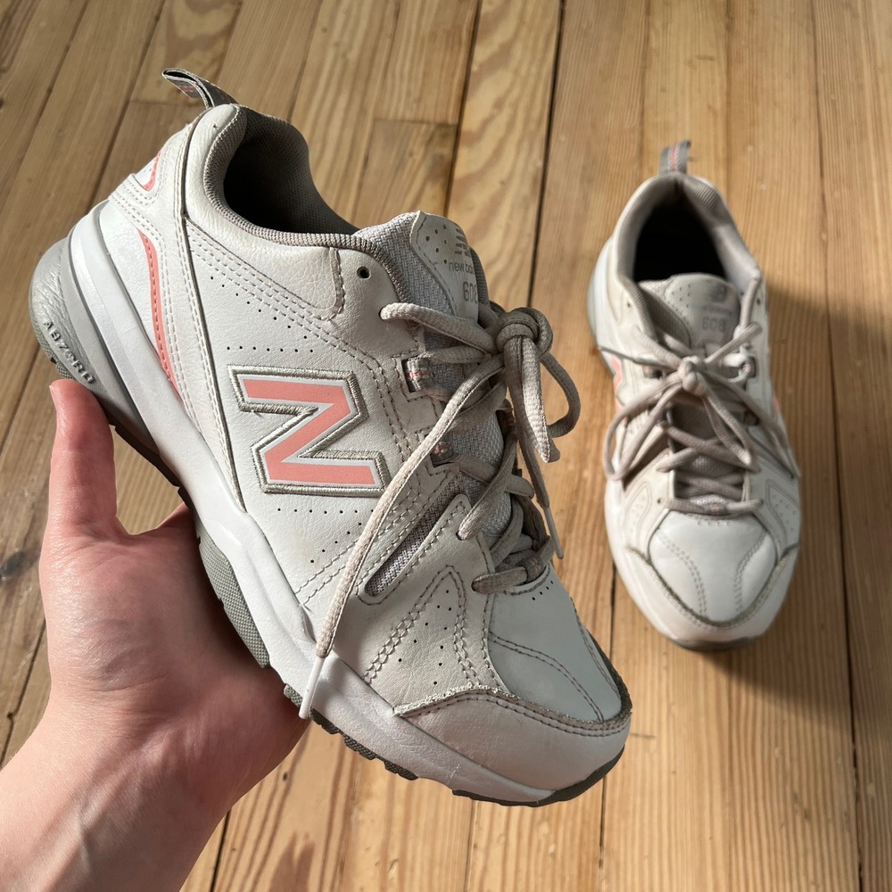 New Balance 608v5 Training Shoes Womens 7.5 White Pink WX608WP5 Leather Sneakers